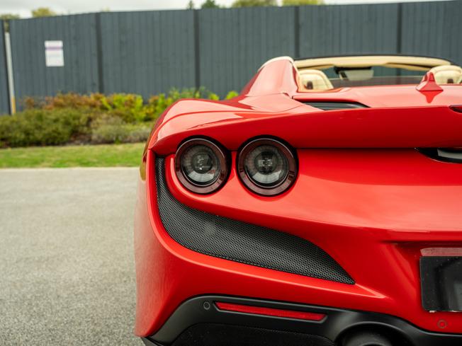FERRARI F8 Photo 39