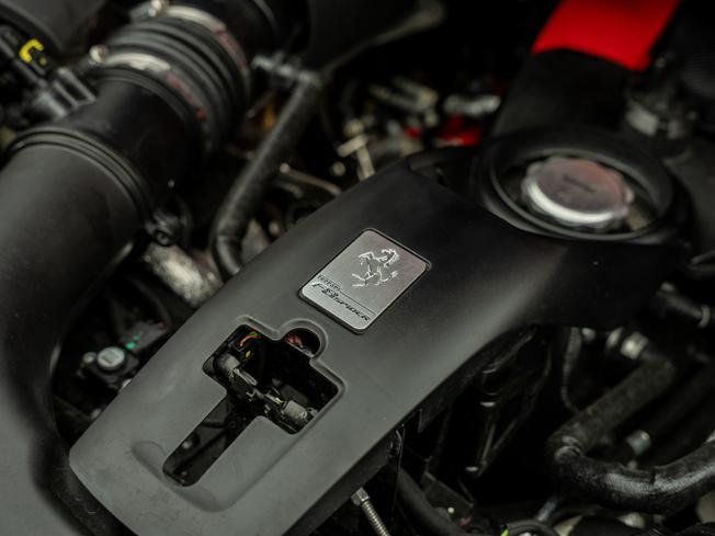 FERRARI F8 Photo 42