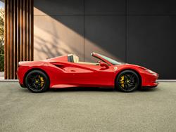 FERRARI F8 Photo 5