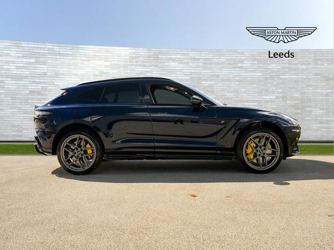 ASTON MARTIN DBX Photo 35