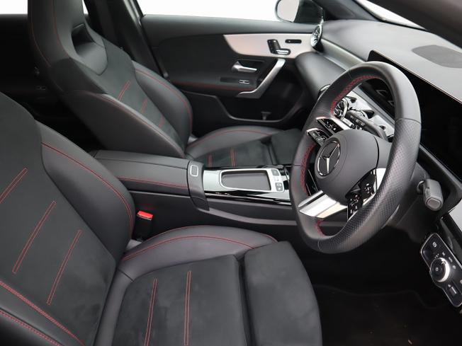 MERCEDES-BENZ A Class Photo 15