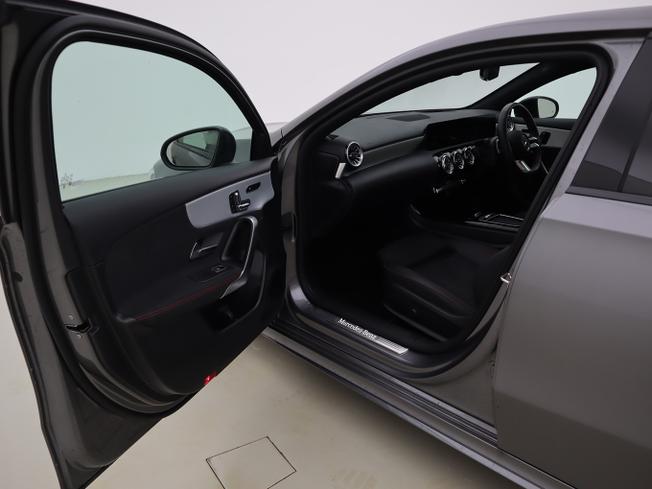 MERCEDES-BENZ A Class Photo 23