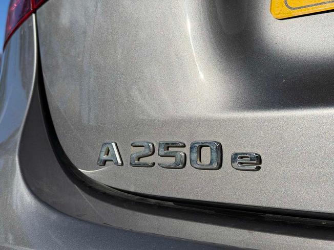 MERCEDES-BENZ A Class Photo 18