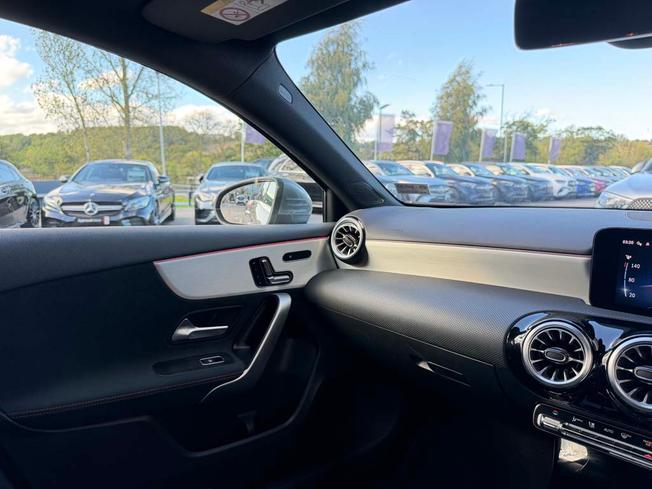 MERCEDES-BENZ A Class Photo 35