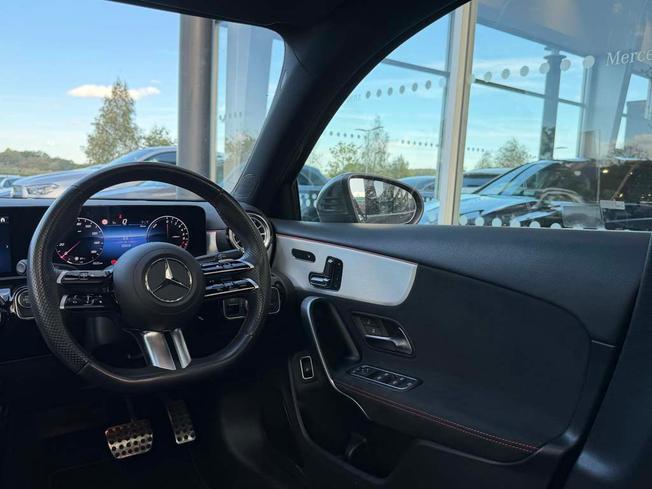 MERCEDES-BENZ A Class Photo 39