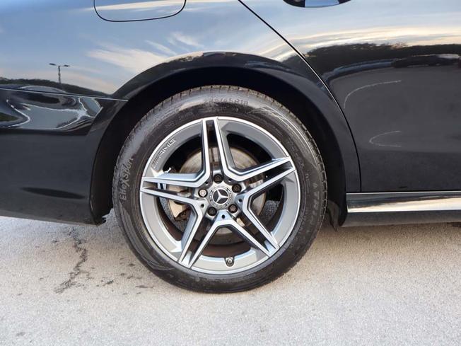 MERCEDES-BENZ E Class Photo 12