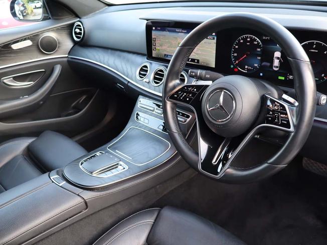 MERCEDES-BENZ E Class Photo 15