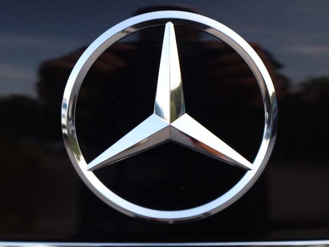 MERCEDES-BENZ E Class Photo 18