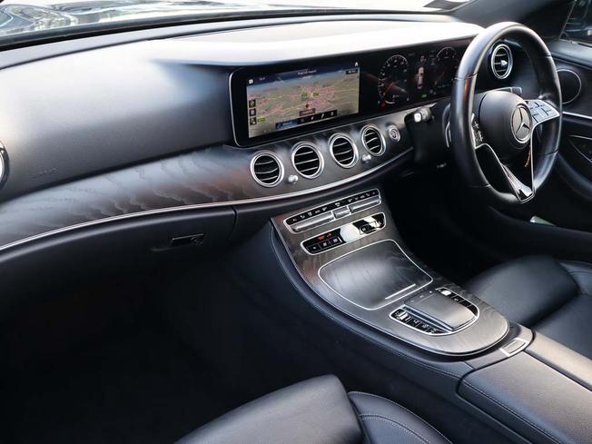 MERCEDES-BENZ E Class Photo 3