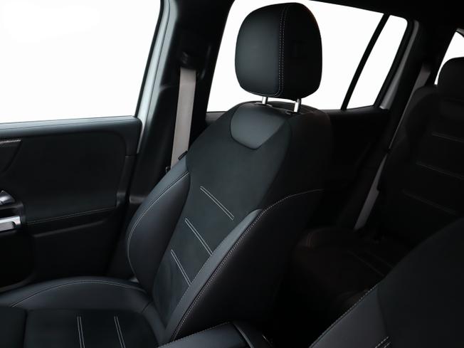 Mercedes-Benz GLB Photo 19