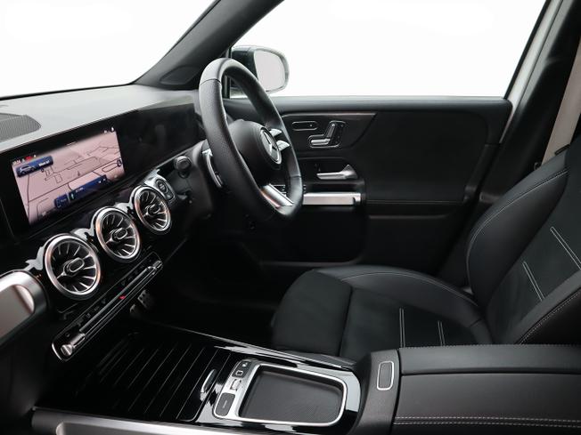 Mercedes-Benz GLB Photo 20