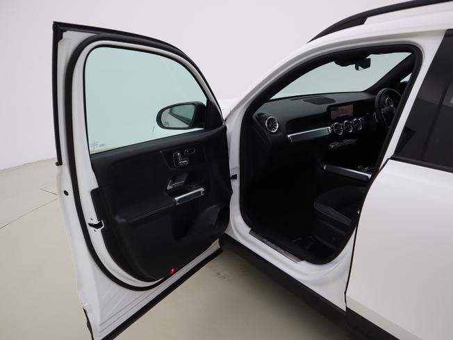 Mercedes-Benz GLB Photo 23