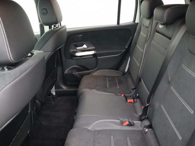 Mercedes-Benz GLB Photo 24