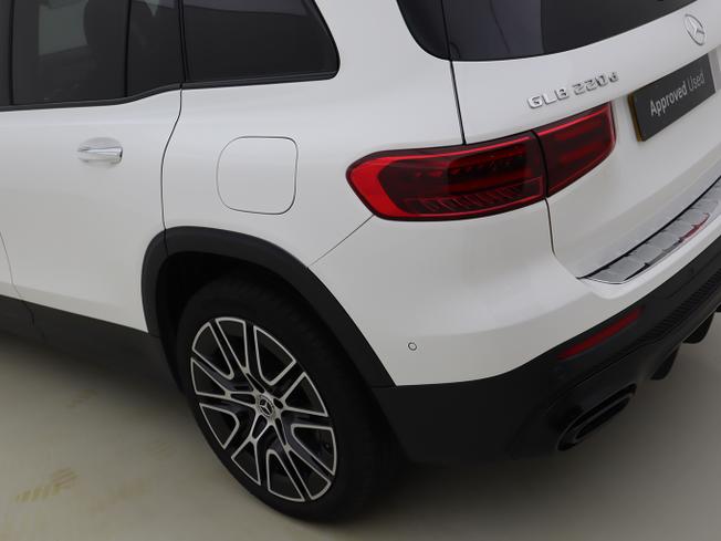 Mercedes-Benz GLB Photo 27