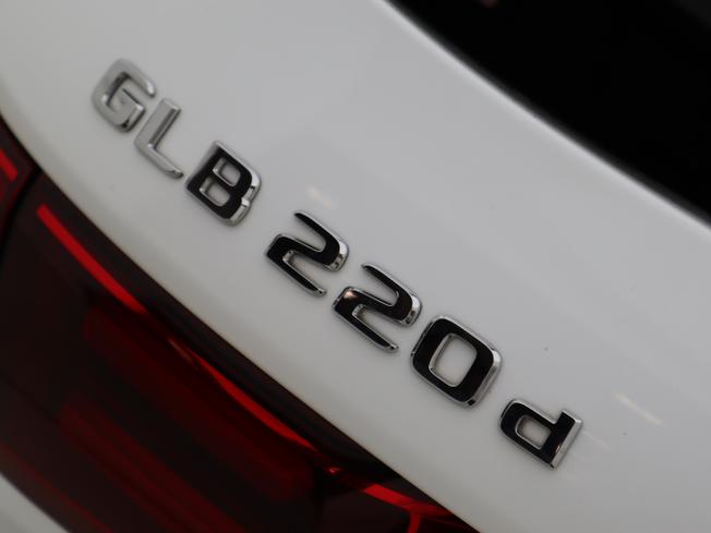 Mercedes-Benz GLB Photo 29
