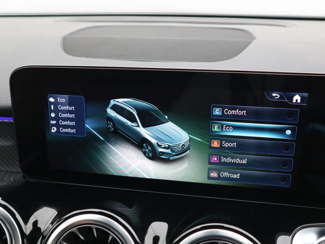 Mercedes-Benz GLB Photo 32