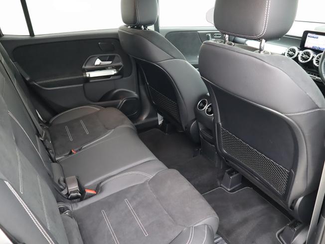 Mercedes-Benz GLB Photo 8