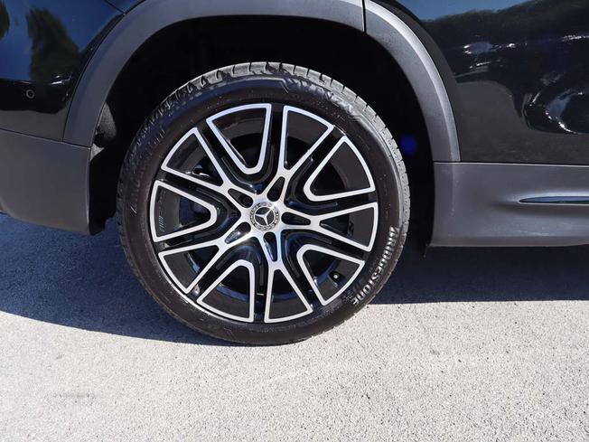 MERCEDES-BENZ GLB Photo 12