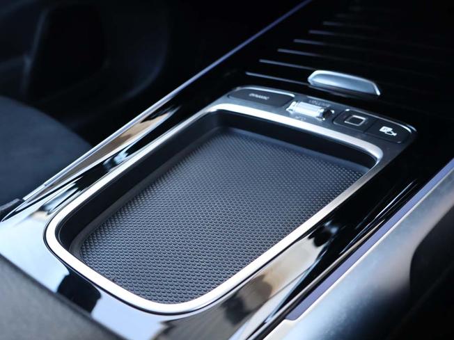 MERCEDES-BENZ GLB Photo 17