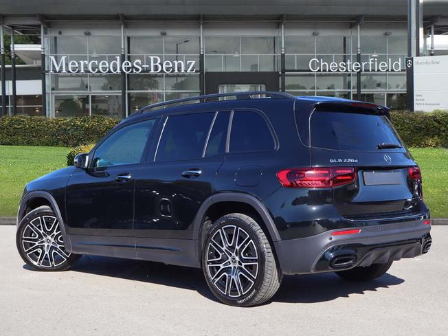 MERCEDES-BENZ GLB Photo 2