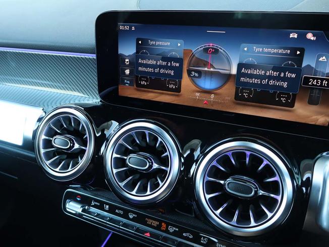 MERCEDES-BENZ GLB Photo 45