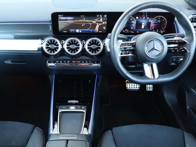 MERCEDES-BENZ GLB Photo 5