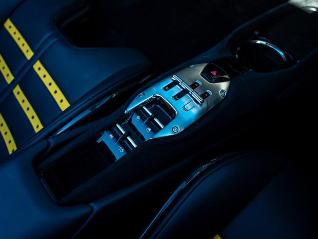 FERRARI 296 Photo 15