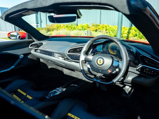 FERRARI 296 Photo 16