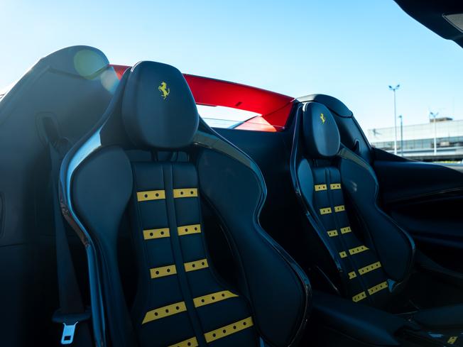 FERRARI 296 Photo 18