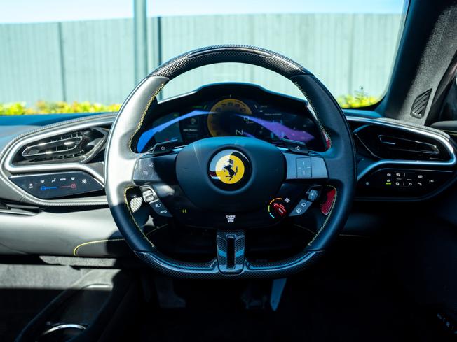 FERRARI 296 Photo 23