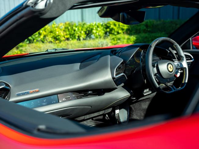 FERRARI 296 Photo 28