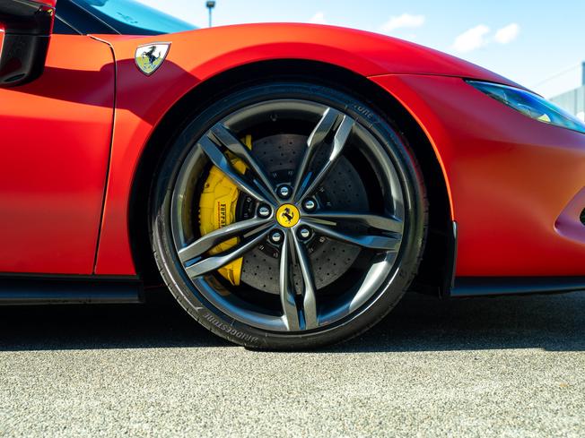 FERRARI 296 Photo 33