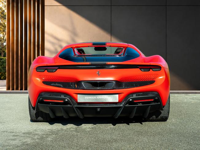 FERRARI 296 Photo 8