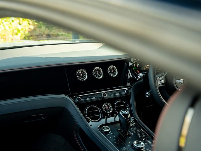 BENTLEY Continental GT Photo 23