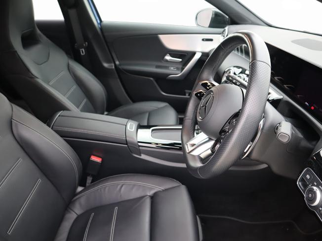 MERCEDES-BENZ A Class Photo 14