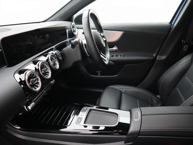 MERCEDES-BENZ A Class Photo 21