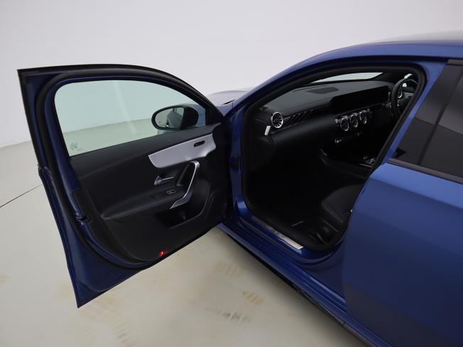 MERCEDES-BENZ A Class Photo 23