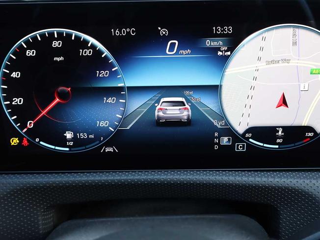 MERCEDES-BENZ CLA Class Photo 32