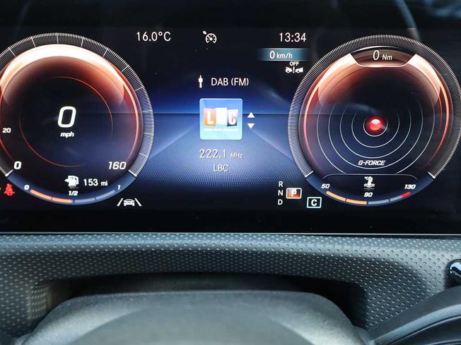 MERCEDES-BENZ CLA Class Photo 35