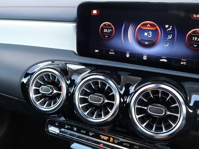 MERCEDES-BENZ CLA Class Photo 36