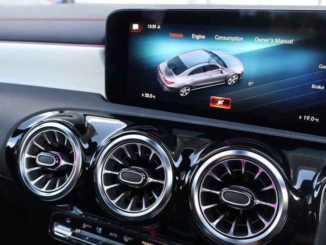 MERCEDES-BENZ CLA Class Photo 40
