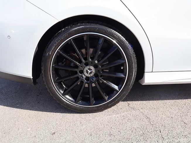 MERCEDES-BENZ CLA Class Photo 6