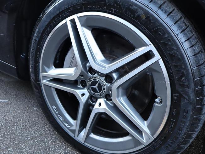 MERCEDES-BENZ E Class Photo 13