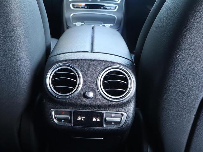 MERCEDES-BENZ E Class Photo 17