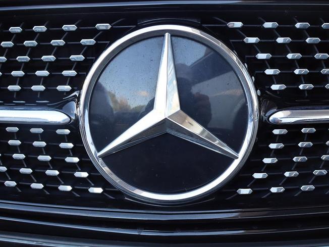 MERCEDES-BENZ E Class Photo 26