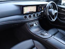 MERCEDES-BENZ E Class Photo 3