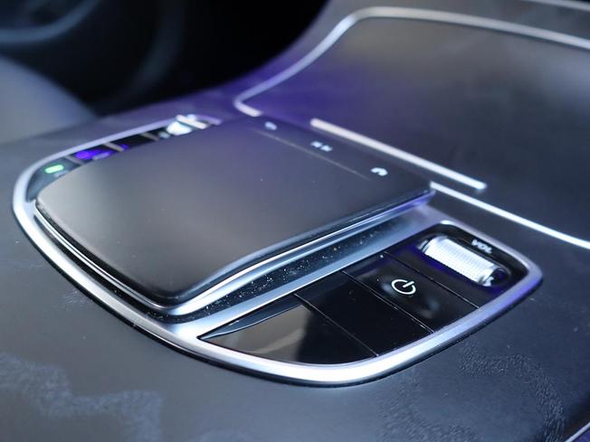 MERCEDES-BENZ E Class Photo 45