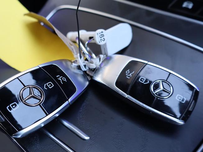 MERCEDES-BENZ E Class Photo 47