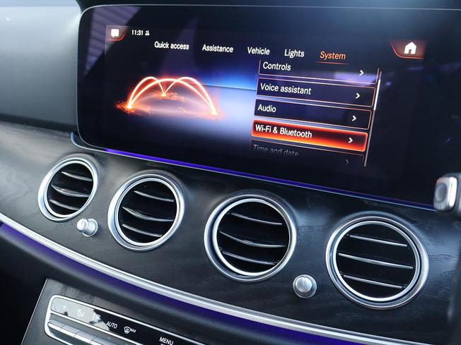 MERCEDES-BENZ E Class Photo 48