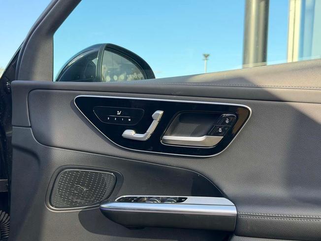 Mercedes-Benz GLC Photo 23